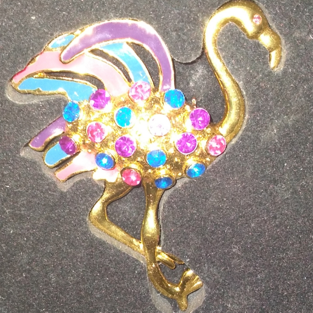 Badgers family heirloom flamingo pin